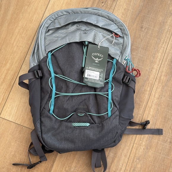 Osprey Quasar Silver 26L backpack - Picture 2 of 6